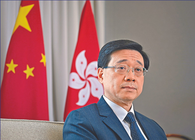 Tổng Thư ký chính quyền Hong Kong tuyên bố tranh cử Trưởng đặc khu ảnh 1