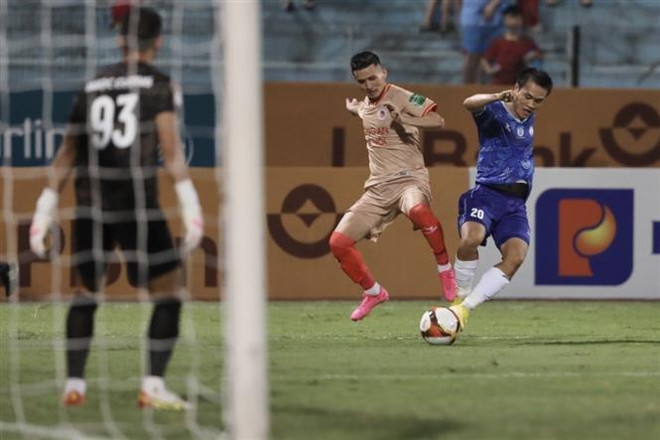 Chính thức áp dụng công nghệ VAR tại trận Viettel-Hồng Lĩnh Hà Tĩnh ảnh 1