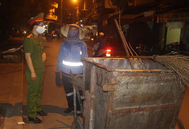 Công nhân môi trường - những “chiến sỹ” tuần tra đắc lực ở Thanh Hóa ảnh 1