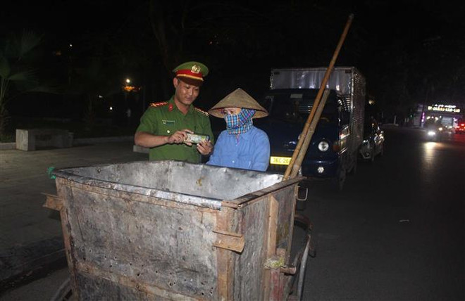 Công nhân môi trường - những “chiến sỹ” tuần tra đắc lực ở Thanh Hóa ảnh 2
