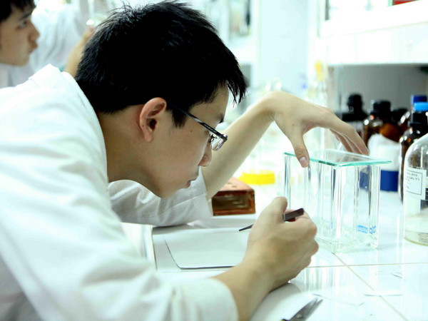 Việt Nam lần đầu tiên tổ chức kỳ thi Olympic Hóa học quốc tế ảnh 1