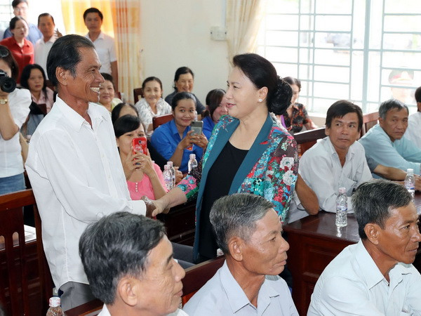 Cần Thơ: Chủ tịch Quốc hội tiếp xúc cử tri tại huyện Phong Điền ảnh 1