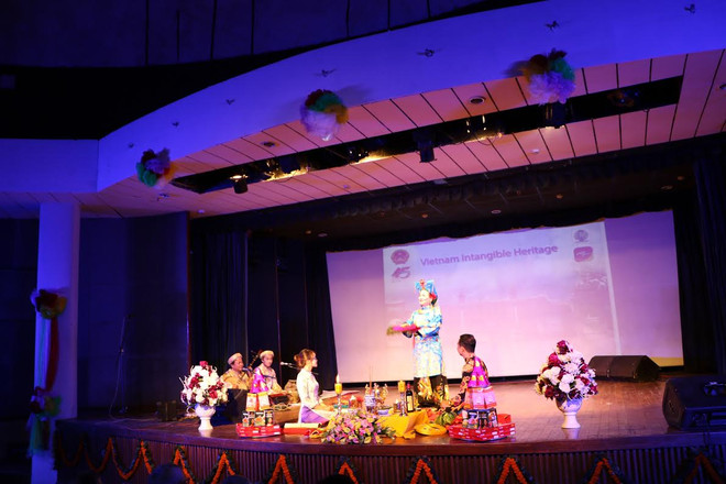 Đưa tín ngưỡng thờ Mẫu của Việt Nam đến với bạn bè Ấn Độ ảnh 1