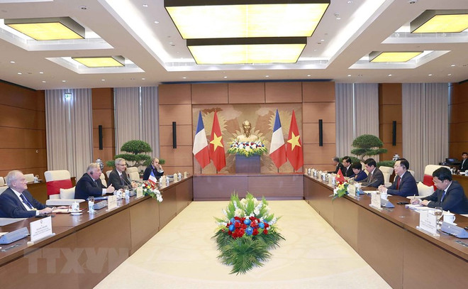 Chủ tịch Quốc hội đón và hội đàm với Chủ tịch Thượng viện Pháp ảnh 2