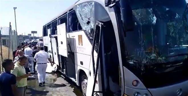 Du lịch Ai Cập tiếp tục gặp khó khăn sau vụ nổ xe buýt chở du khách ảnh 1