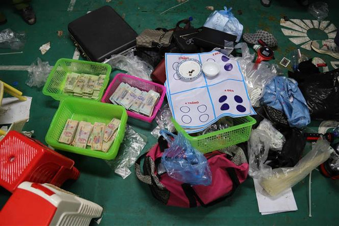 Triệt phá ổ cờ bạc và cá độ bóng đá, 'doanh số' tới gần 100 tỷ đồng ảnh 1