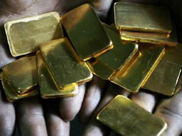 Phát hiện 12 thỏi vàng trong bụng doanh nhân Ấn Độ ảnh 1