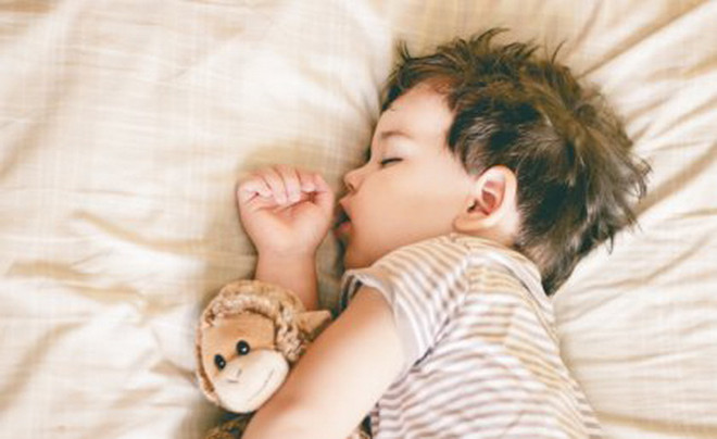 Ngủ sớm có thể giảm nguy cơ thừa cân hay béo phì ở trẻ nhỏ ảnh 1