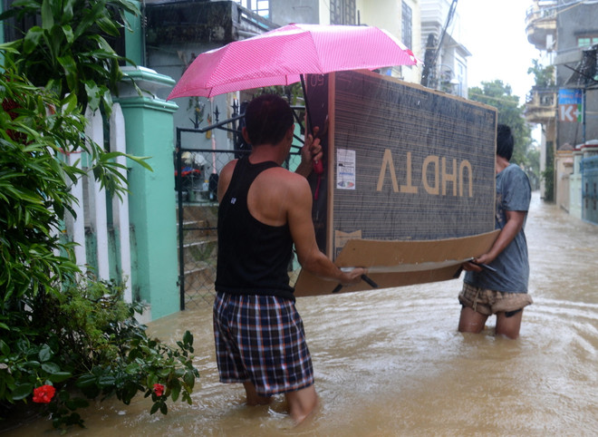 Thủ tướng ra công điện khắc phục hậu quả mưa lũ, ứng phó với bão số 7 ảnh 1