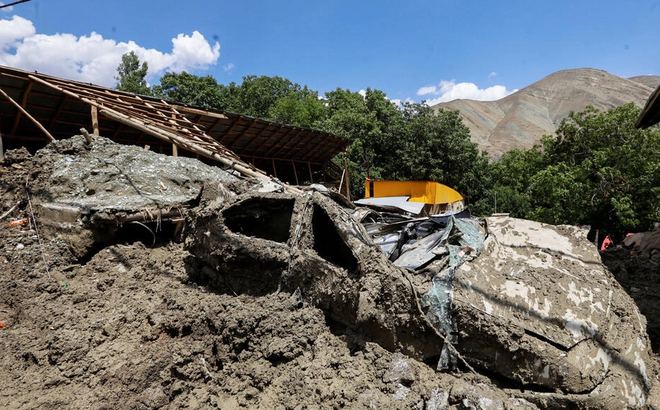 Lũ lụt lớn "càn quét' khắp Iran khiến hơn 80 người thiệt mạng ảnh 1