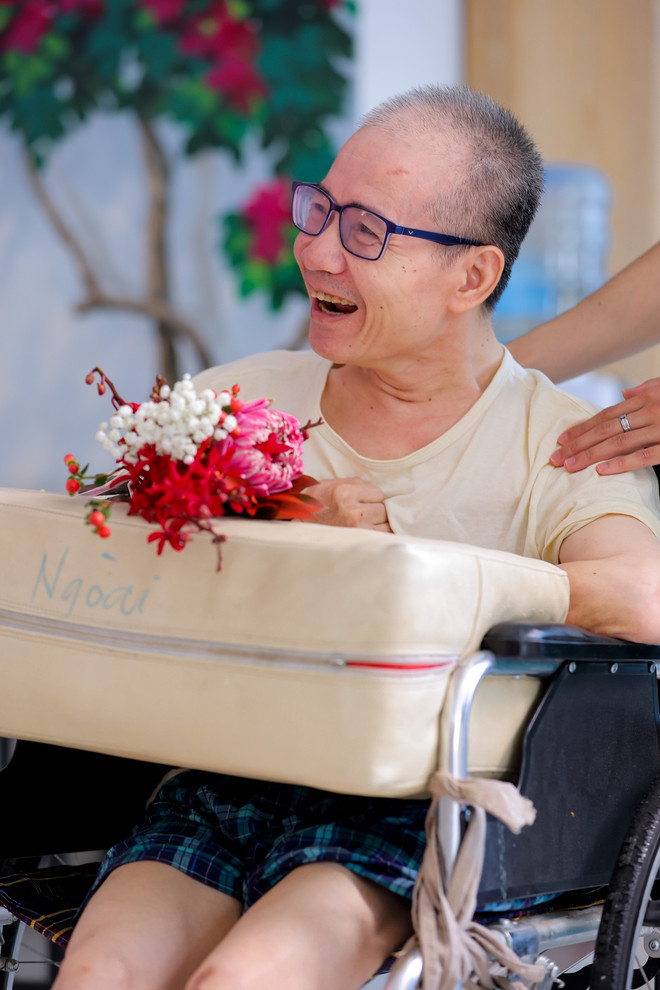 Mùa Vu Lan: Ecopark tặng hàng nghìn bông hoa cho những người đặc biệt ảnh 4