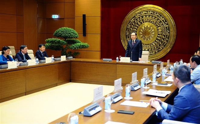 Cầu nối đóng góp tích cực, phát triển quan hệ hữu nghị vĩ đại Việt-Lào ảnh 1