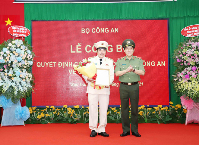 Trao quyết định bổ nhiệm tân Giám đốc Công an tỉnh Sóc Trăng ảnh 1