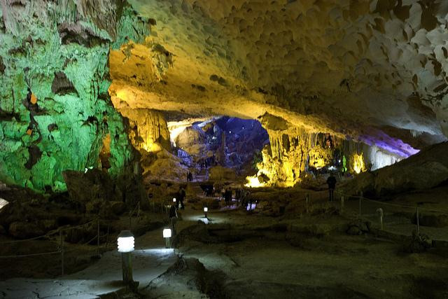 Quảng Ninh: Mở 4 vùng vui chơi, giải trí trên Vịnh Hạ Long từ ngày 1/8 ảnh 2