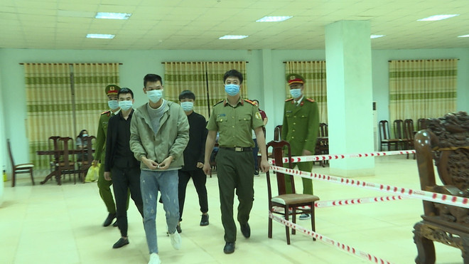 Bàn giao 3 người nước ngoài nhập cảnh trái phép cho công an Quảng Ninh ảnh 1