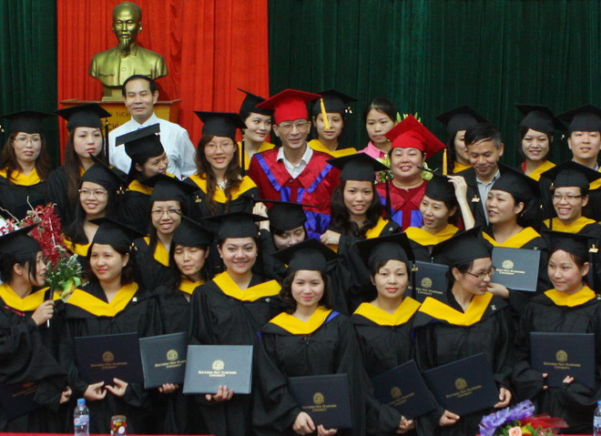 Đại học Việt Nhật triển khai các chương trình đào tạo đầu tiên ảnh 1