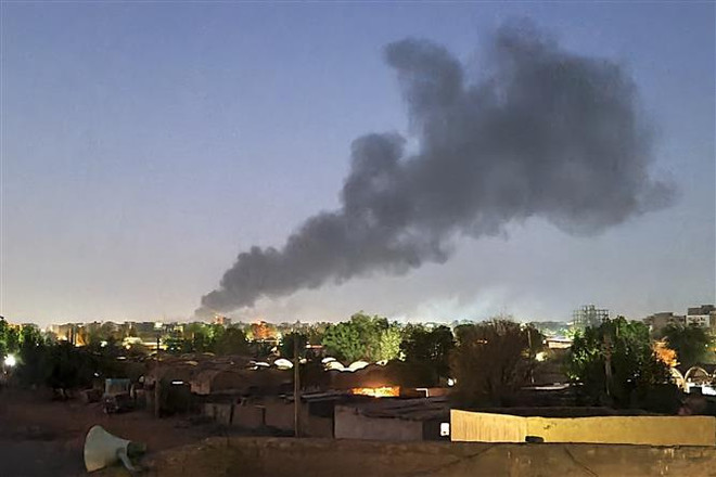 Tư lệnh quân đội Sudan nêu điều kiện để ngồi vào bàn đàm phán với RSF ảnh 1