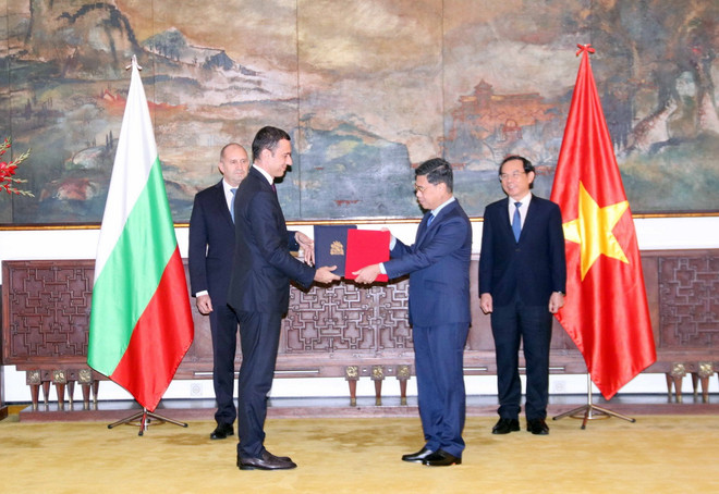 TTXVN_2711 Tong thong Bulgaria TPHCM 5.jpg