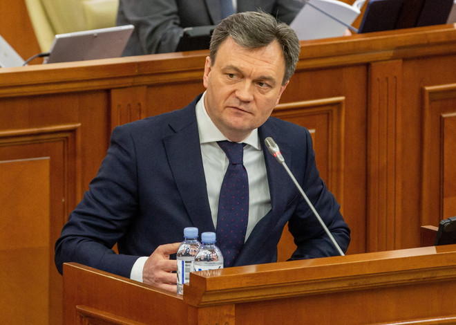 Thủ tướng Moldova Dorin Recean. (Nguồn: AFP/TTXVN) Moldova: 3 bộ trưởng từ chức sau vụ nổ súng ở Sân bay Chisinau ảnh 1