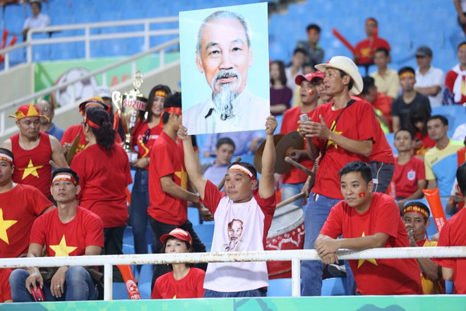 Công Vinh tỏa sáng giúp tuyển Việt Nam thắng áp đảo trước Lào ảnh 2