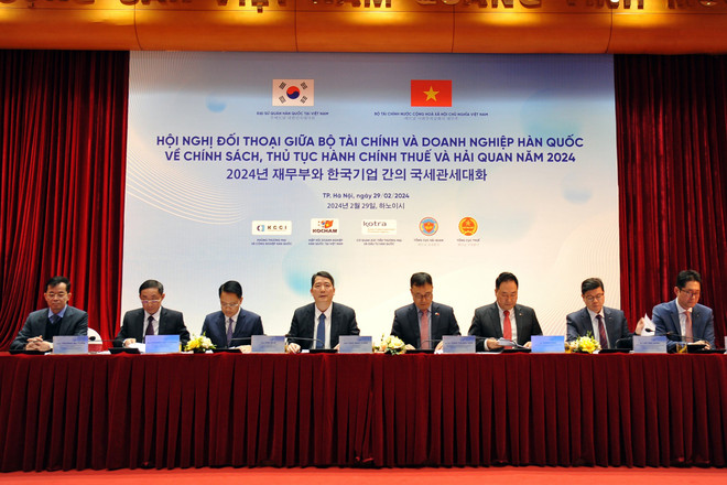Hội nghị đối thoại với doanh nghiệp Hàn Quốc về chính sách, thủ tục hành chính thuế và hải quan năm 2023-2024, ngày 29/2. (Ảnh: Vietnam+) z5203759559135_4e7725de4e3086134e8a9896b8f48323.jpg