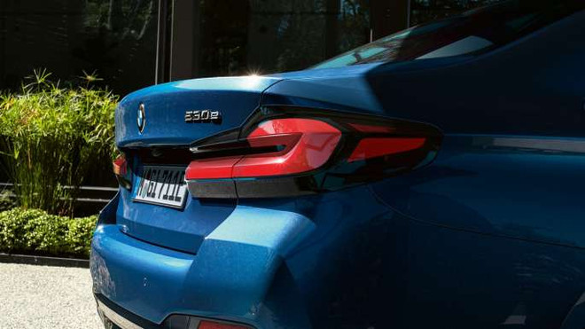 BMW 5 Series mới chính thức ra mắt tại Việt Nam: Thay đổi để dẫn đầu ảnh 2