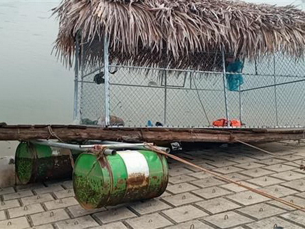 Lật nhà bè tại Thanh Hóa, 7 người thoát chết, 2 người tử vong ảnh 1