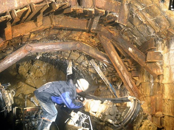 Ba người tử vong do sập hầm khai thác đá xanh ở Thanh Hóa ảnh 1