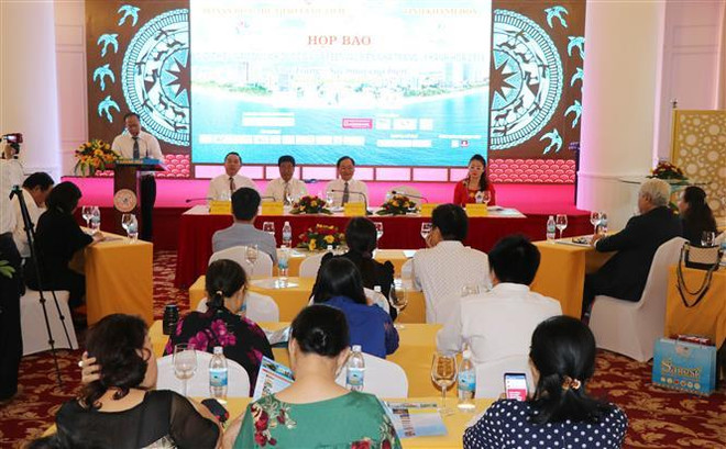 Quang cảnh buổi họp báo. (Ảnh: Tiên Minh/TTXVN) Festival Biển Nha Trang 2019: Hấp dẫn với 'Sắc màu của biển' ảnh 1