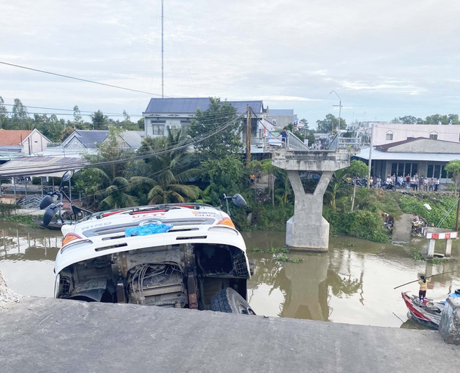 Tiền Giang: Khởi tố lái xe tải chở lúa làm sập cầu dân sinh ảnh 1