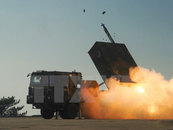 "Ông Trump sẽ cân nhắc trừng phạt Triều Tiên sau vụ thử tên lửa" ảnh 1