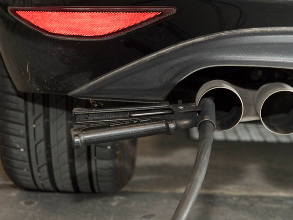 Giá mua bán quyền thải khí carbon trong EU cao nhất trong 10 năm ảnh 1