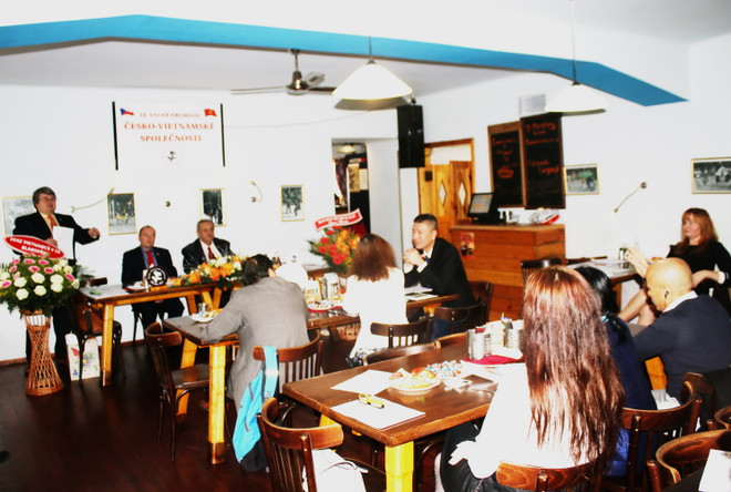 Hội hữu nghị Séc-Việt góp phần xây dựng tình hữu nghị giữa hai nước ảnh 2