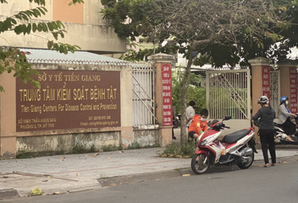 Tiền Giang kỷ luật 4 cán bộ CDC liên quan đến vụ Việt Á ảnh 1