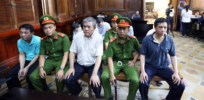 Các bị cáo tại phiên tòa ngày 25/9/2019. (Ảnh: Thành Chung/TTXVN) Nhiều 'điểm nóng' đáng chú ý trong xét xử vụ án tại VN Pharma ảnh 1