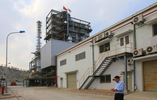Nhà máy phát điện từ chất thải công nghiệp tại huyện Sóc Sơn, Hà Nội. (Ảnh: Ngọc Hà/TTXVN) Biến rác thải thành điện: Cơ hội giải bài toán khủng hoảng ô nhiễm rác ảnh 1