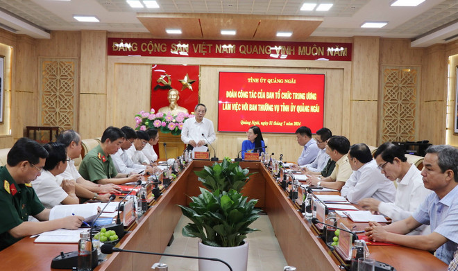 ttxvn ban_to_chuc_trung_uong_lam_viec_voi_ban_thuong_vu_tinh_uy_quang_ngai3.jpg