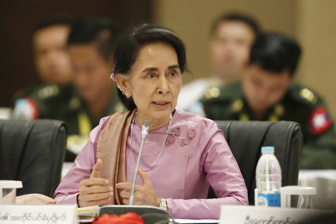 Bà Suu Kyi thúc giục các nhóm vũ trang ký thỏa thuận ngừng bắn ảnh 1