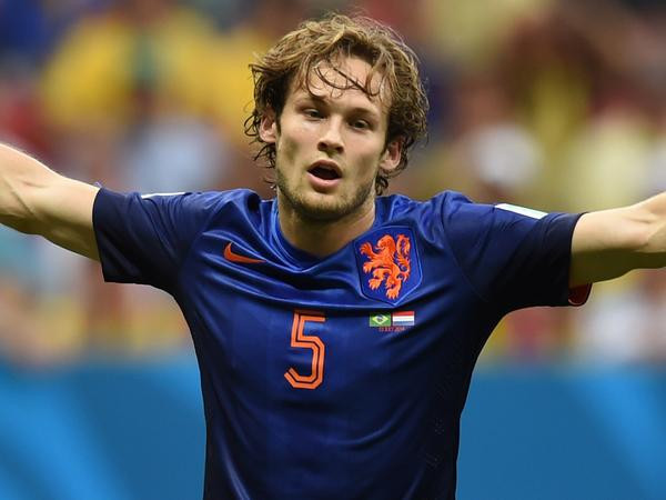 Chuyển nhượng 18/7: Blind sắp đến M.U, Arsenal có tân binh ảnh 1