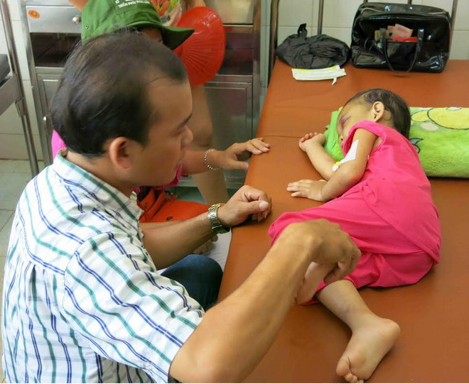 [Photo] Nỗi đau xót lòng vụ bé gái bị bạo hành ở Bình Dương ảnh 2