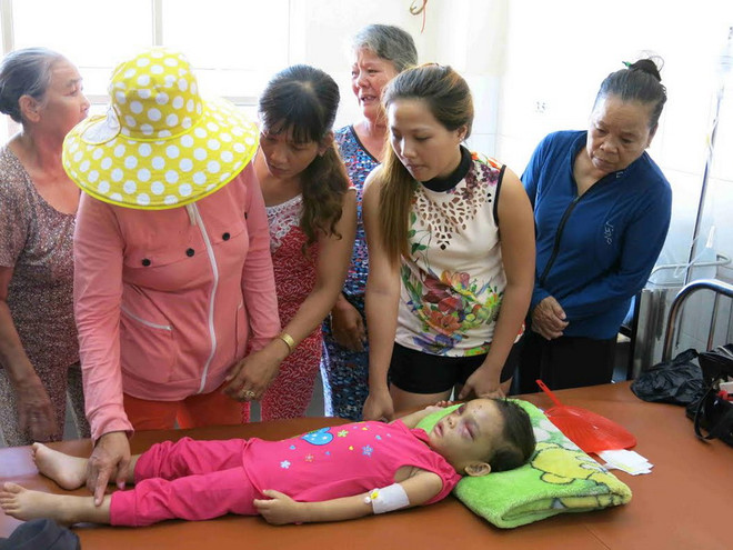 [Photo] Nỗi đau xót lòng vụ bé gái bị bạo hành ở Bình Dương ảnh 5