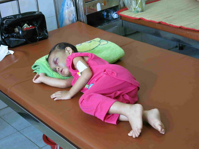 [Photo] Nỗi đau xót lòng vụ bé gái bị bạo hành ở Bình Dương ảnh 8