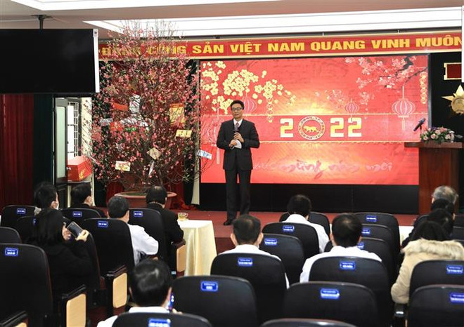 Phó Thủ tướng Vũ Đức Đam chúc Tết cán bộ, y bác sỹ tại Hà Nội ảnh 2