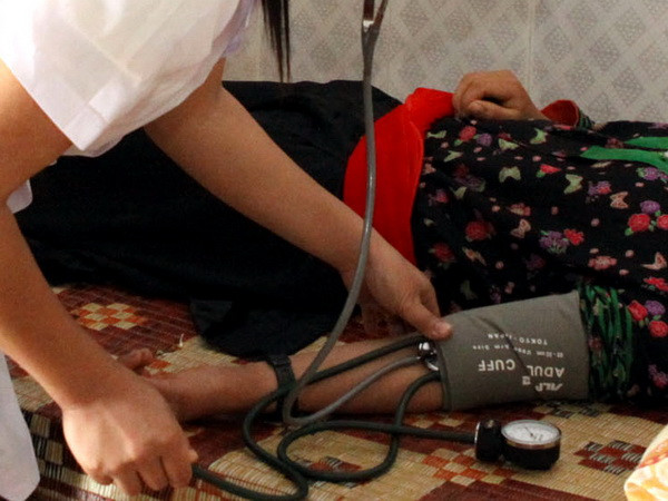 Nhiễm khuẩn bệnh viện phần lớn là từ bàn tay các nhân viên y tế ảnh 1