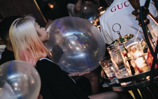 Hà Nội xử phạt hàng loạt nhà hàng, quán bar cho sử dụng 'bóng cười' ảnh 1