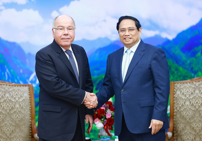 Thủ tướng Phạm Minh Chính tiếp Bộ trưởng Ngoại giao Brazil Mauro Vieira. (Ảnh: Dương Giang/TTXVN) ttxvn_Mauro Vieira pham minh chinh (2).jpg