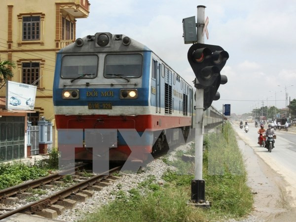 Đường sắt sẽ gộp 2 đơn vị vận tải để tách bạch vận tải hàng hóa và hành khách. (Ảnh: TTXVN) Lo “gà nhà đá nhau”, ngành đường sắt vội hợp nhất vận tải hành khách ảnh 1