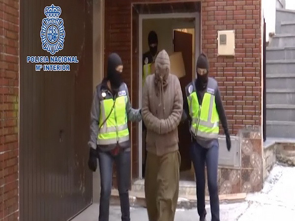 Tây Ban Nha triệt phá thành công một mạng lưới mafia nguy hiểm ảnh 1