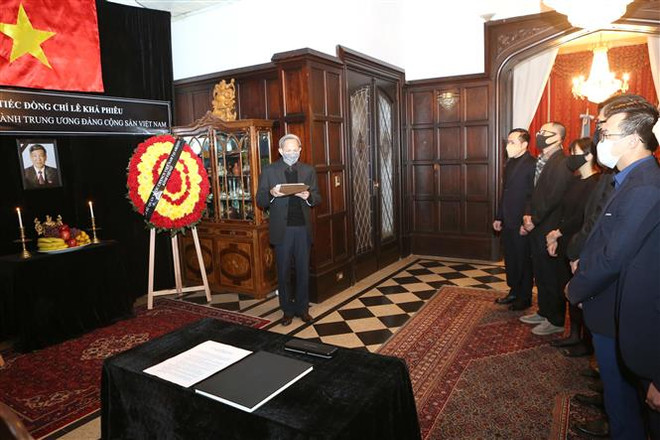 ĐSQ Việt Nam tại nhiều nước tiễn đưa nguyên Tổng Bí thư Lê Khả Phiêu ảnh 1