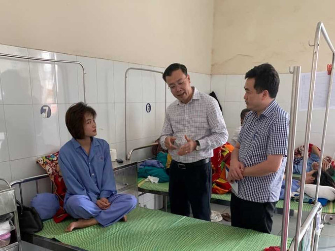 Điều tra, xử lý nghiêm 5 đối tượng hành hung nữ nhân viên xe buýt ảnh 1